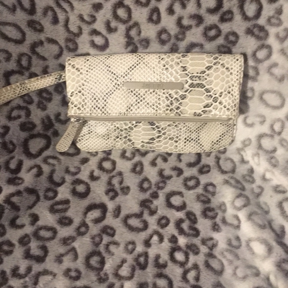 JLo clutch